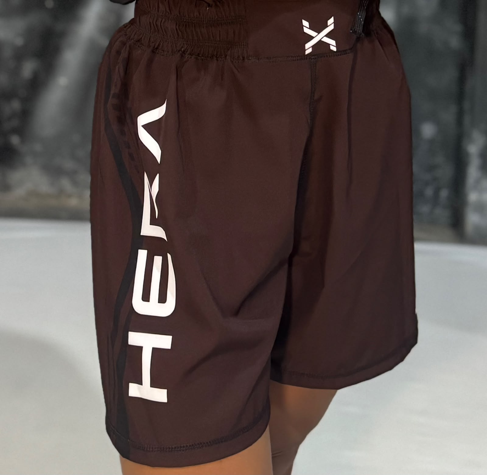 Short Marrom Adulto